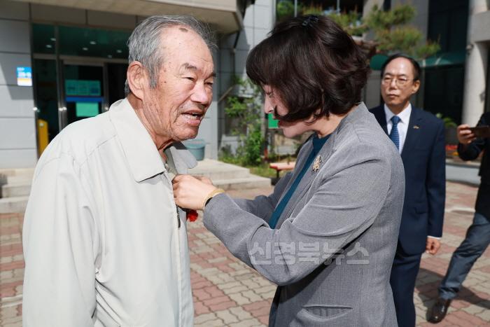 [크기변환]2025 05 08 예천군노인복지관 2025 어버이날 기념행사(주민행복과)7198.JPG