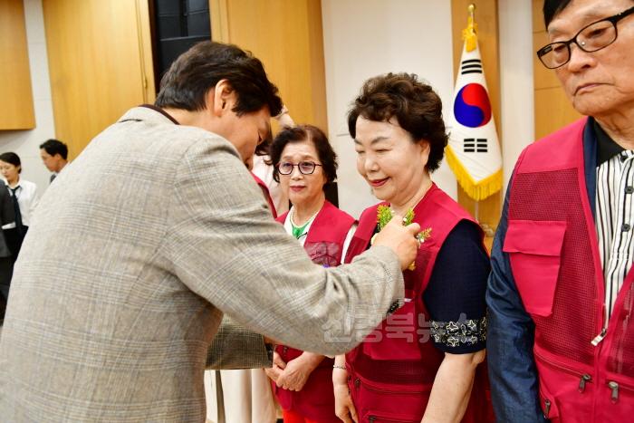 [크기변환]경산시니어클럽 어버이날 맞이 효공연2.jpg