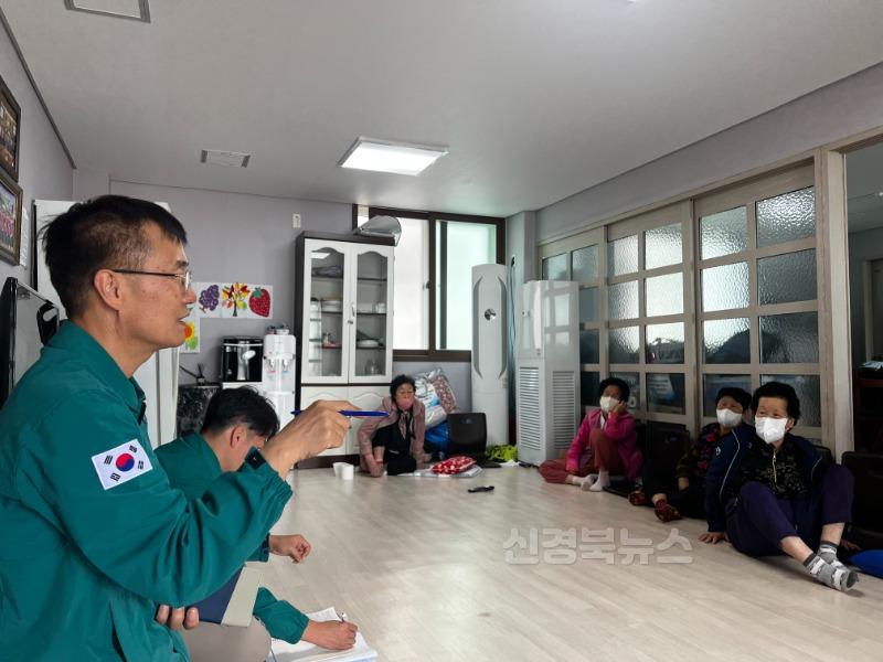 1-1_영덕군, 산불 피해 마을 찾아 ‘방문 설명회’ 열어.jpg