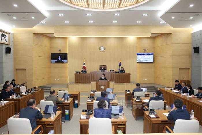[크기변환](예천군)제278회 예천군의회 임시회 개회 (1).JPG