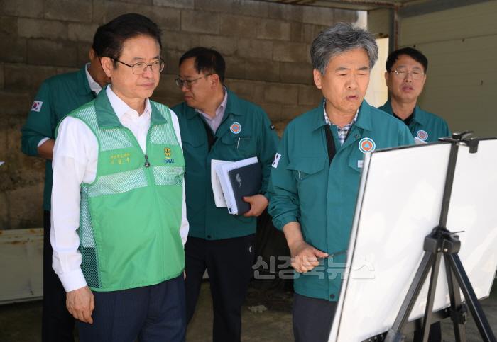 [크기변환]초대형_산불_2차_피해_예방사업장_현장_방문(영덕읍_대탄리_사업장)1.jpg