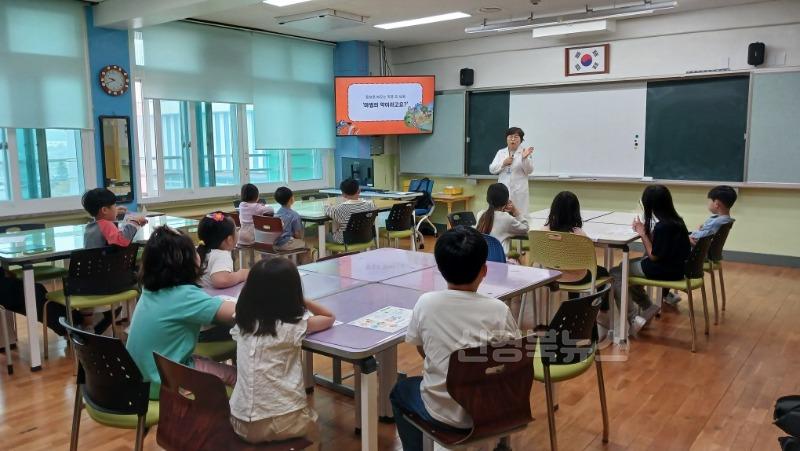 [영화초] 마약류 및 약물오남용 예방교육 실시 사진(1).jpg