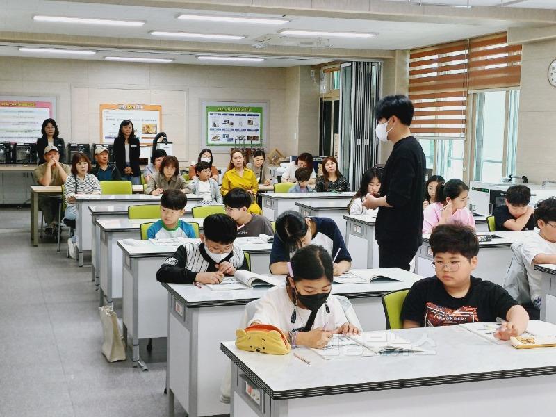 [교육지원과] 2025학년도 문경교육지원청부설영재교육원 수업공개 및 학부모 특강 실시1.jpg
