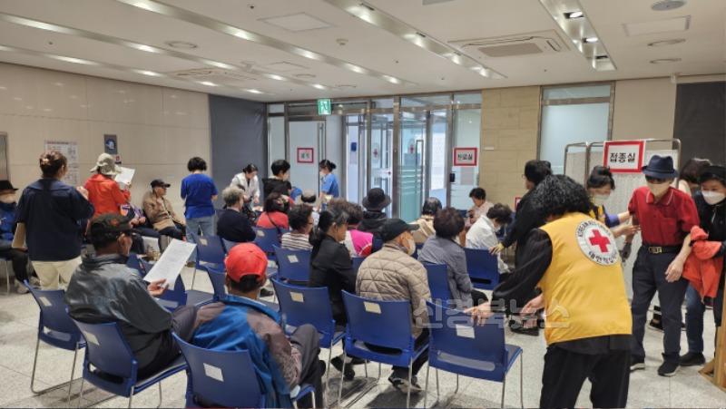 영주-7-2 대상포진, 폐렴구균 예방접종 현장 진행 사진.jpg