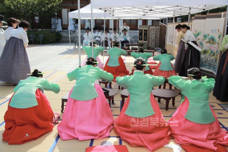 [낭만관광과](낭만관광과)구미에서 다시 살아난 관례와 계례…성년의 참뜻 되새겨3.JPG