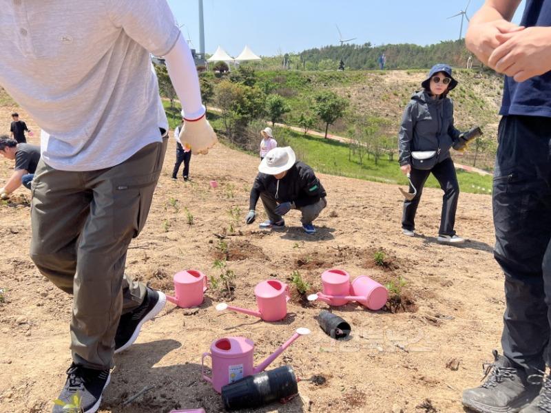 250521 포항문화재단, 산불피해 영덕군 찾아 ‘착한여행 캠페인’ 참여2.jpg