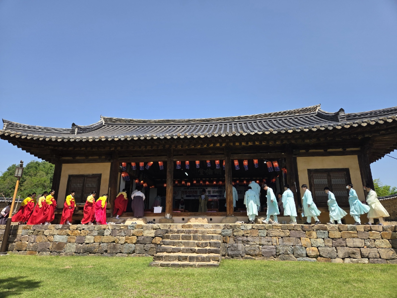 [포은고] 영천 향교 방문, '전통 성년레' 참가 사진(2).png