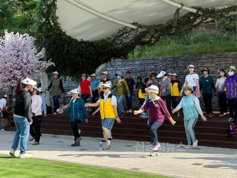 보도자료(250523(건강)대구 남구보건소, 건강걷기동아리와 함께 바르게 걷기 교육 운영)2.jpg