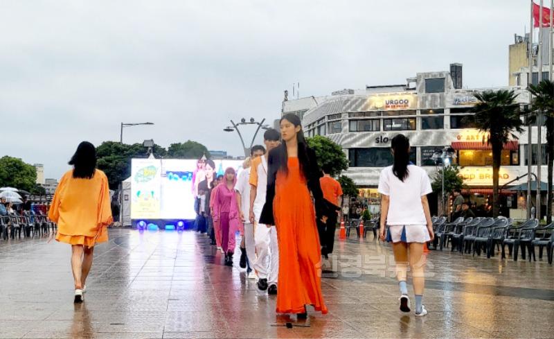영주-4-2 인견패션쇼 참고사진 2.jpg