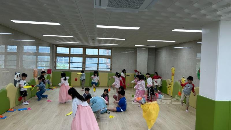 [호명초병설유] 한복 입고 노는 날 (2).jpg