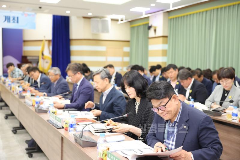 기획예산실) 청도군, 중장기 미래전략수립 토론… 정책자문위원회 개최4.jpg