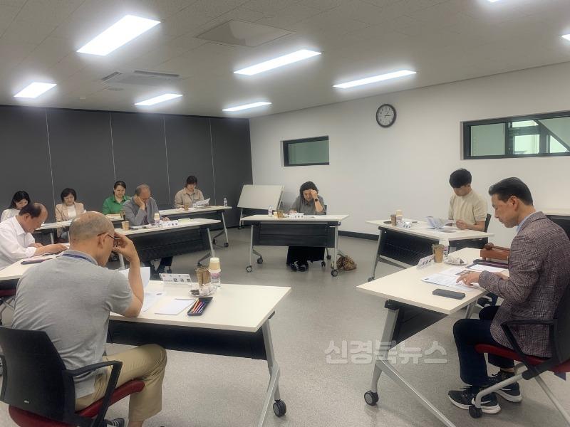 김천시 사례결정위원회 회의 개최-가족행복과(사진2).jpg