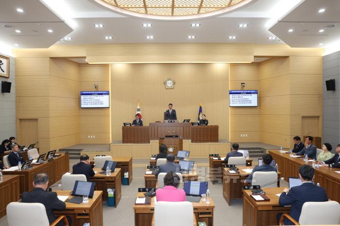 [크기변환]제278회 예천군의회 임시회 폐회 (1).JPG