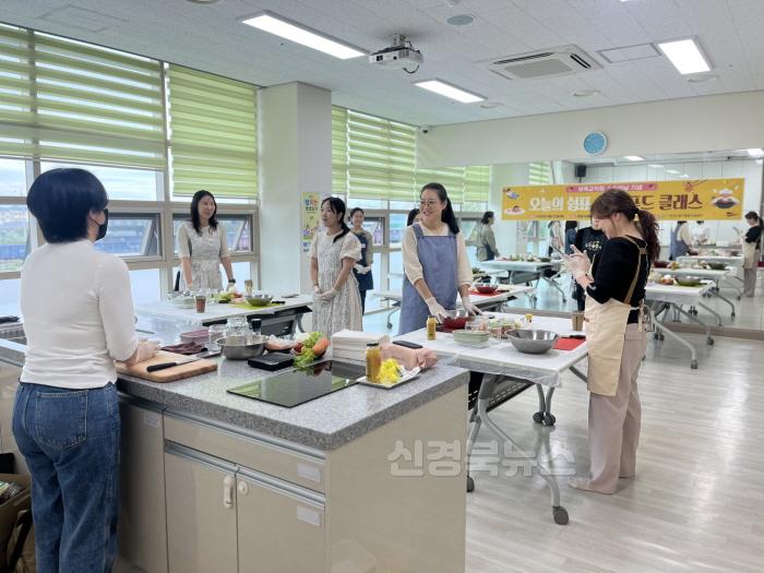 [크기변환]1-2. 문경시육아종합지원센터 스승의날 기념 체험프로그램.jpg