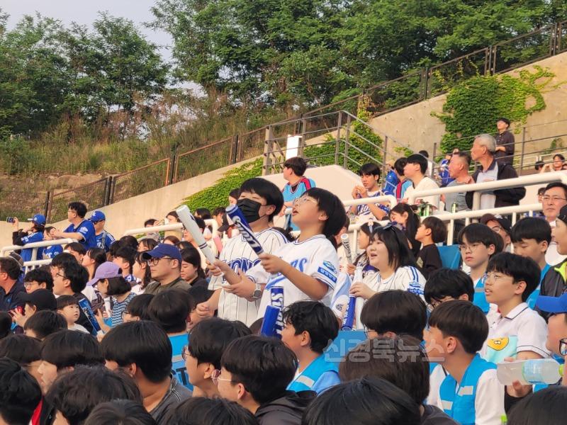 [영천중] 사제동행 야구경기관람 사진(1).jpg