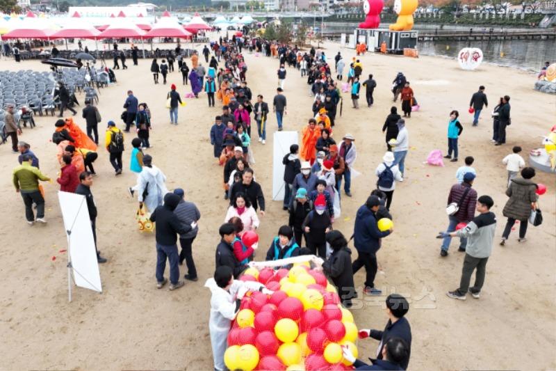 250530보도자료(청송군, 제19회 청송사과축제 준비 본격화-지난해 청송사과축제) (5).jpg