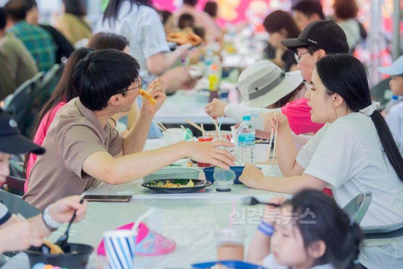 (위생과)4만 명 몰린 '아시안 푸드 페스타… '구미 맛'  세계로 향해4.jpeg