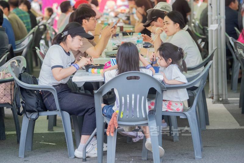 (위생과)4만 명 몰린 '아시안 푸드 페스타… '구미 맛'  세계로 향해5.jpeg