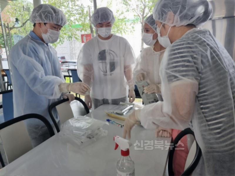 영주-1-4 2025년도 식중독 발생 현장대응 모의훈련을 진행하고 있다.jpg