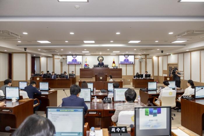 [크기변환]제295회 북구의회 정례회 제1차 본회의 전경.jpg