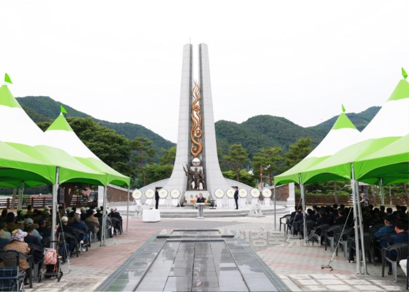 1-5 사진(현충일 추념식).jpg