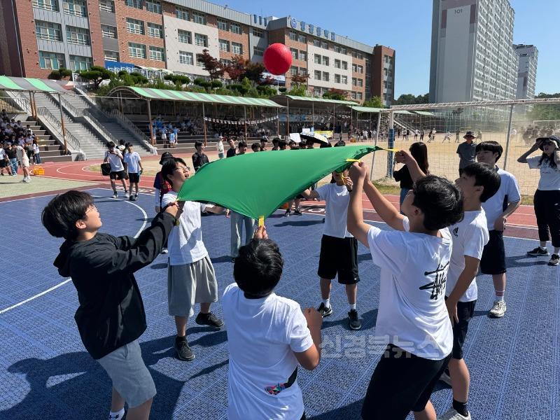 [영천중] 사제동행 도박예방 스포츠 한마당 개최 사진(3).jpg