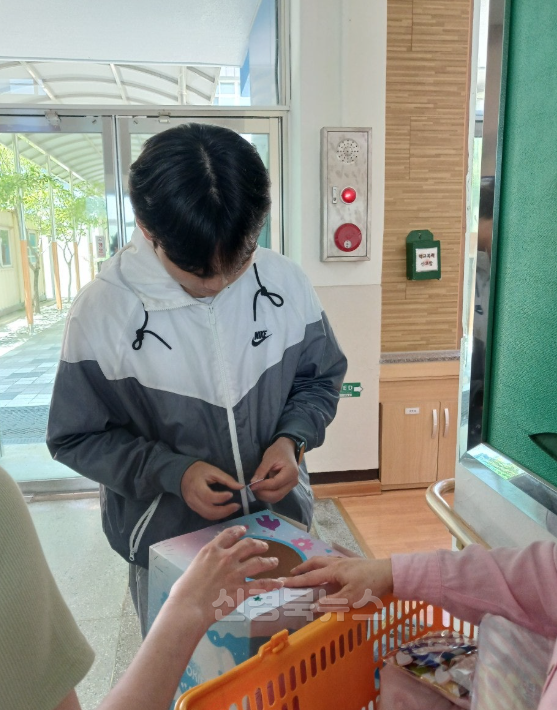 [금천고]금천고, 환경교육주간 맞이 탄소중립 실천 캠페인 실시1.png