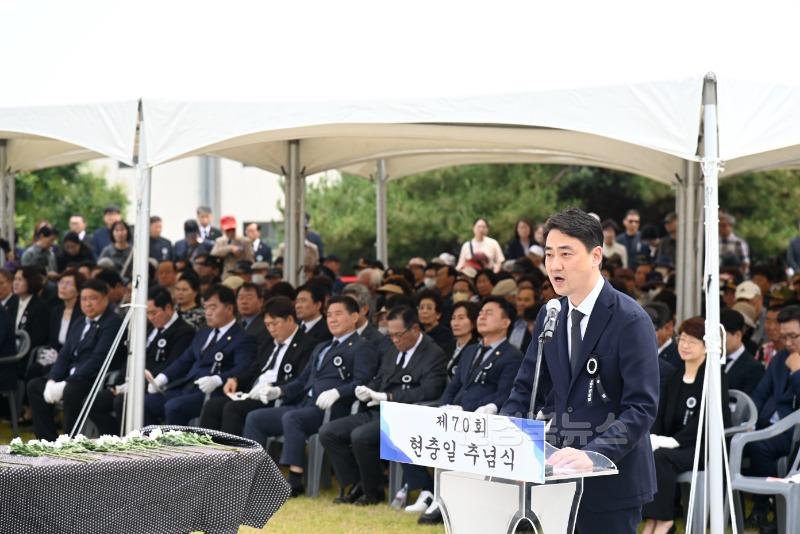 2025년 06월 08일_달성군 현충일 추념식 사진 2(6일 오전 달성군 현풍읍에 위치한 충혼탑에서 제70회 현충일 추념식이 열렸다.).jpg