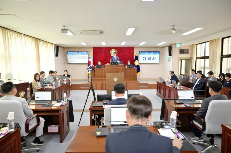 250609_보도자료(문경시의회, 제285회 제1차 정례회 개회)(1).jpg