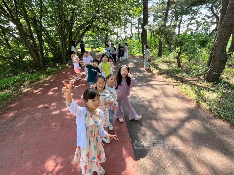 2.경북교육청, 67교 교육과정 선도학교 운영에 주력!(미래 역량 강화를 위한 창의적인 학교 교육과정 운영 지원)(놀이중심 교육과정 선도학교 운영 모습_포항 흥해서부초등학교)_02.jpg