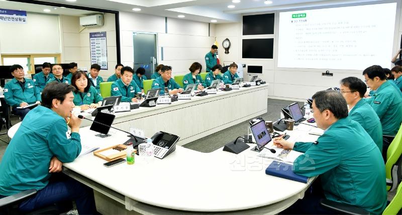 [경산시보도자료]경산시, 2025년 여름철 자연재난 대비 ‘점검회의’ 개최(2).JPG