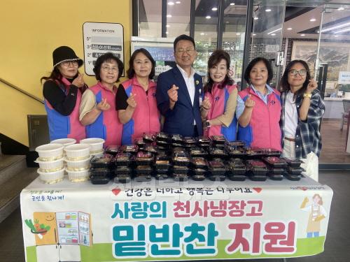 6. 청도읍) 청도읍 생활개선회 어머니의 마음으로 반찬 나눔 봉사.jpg