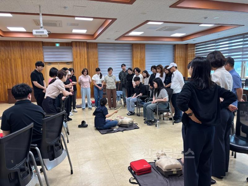 교직원 심폐소생술 교육(2).jpg