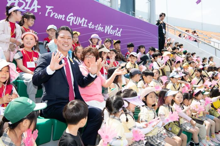[크기변환][홍보담당관]실속까지 챙긴 구미형 스포츠 이벤트로 각광(어린이 서포터즈와 함꼐).jpg