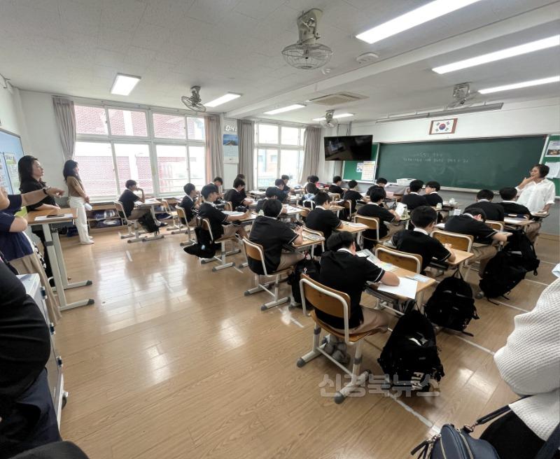 [영동중] 학부모 수업 공개의 날 개최 사진(2).jpg