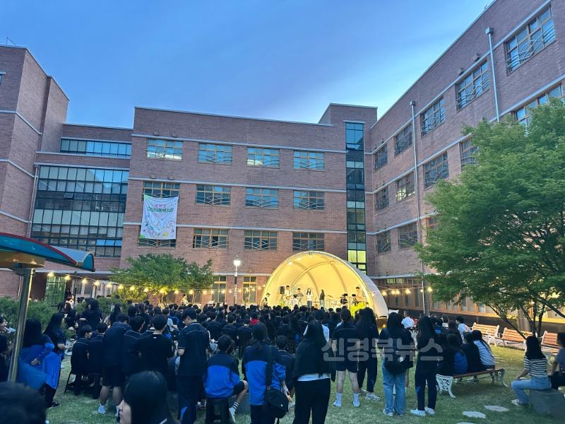 석적고등학교_제7회 그린나래 버스킹 2.jpg
