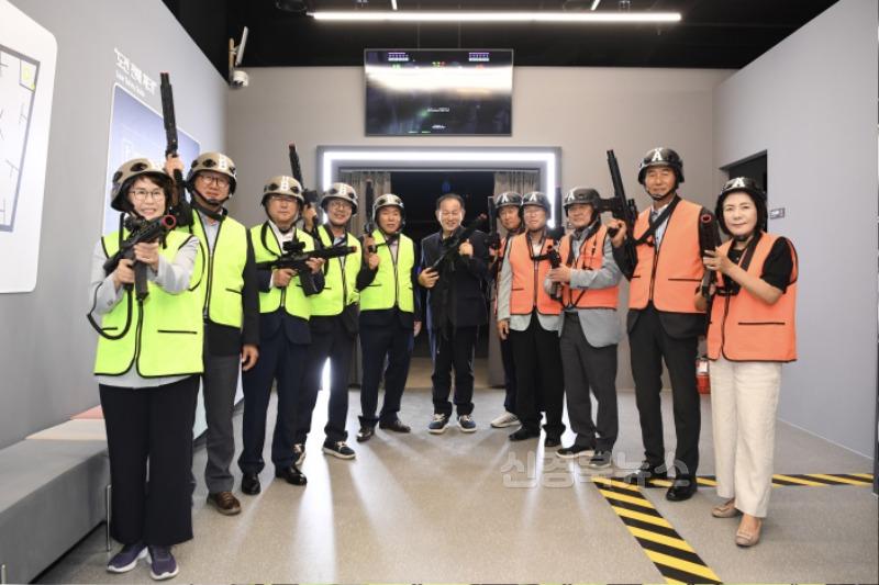 3-4. 에코월드 가상현실 서바이벌체험존 개관식(관광진흥과).jpeg