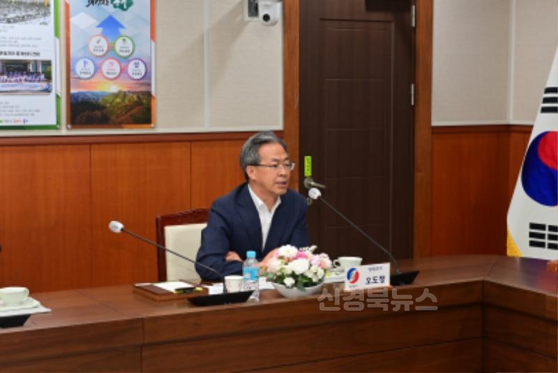 3-2 사진(영양군, 남북9축 고속도로 조기건설 촉구 정책토론회 참여).jpg