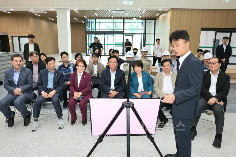 건교위 대표도서관 현장방문3.jpg