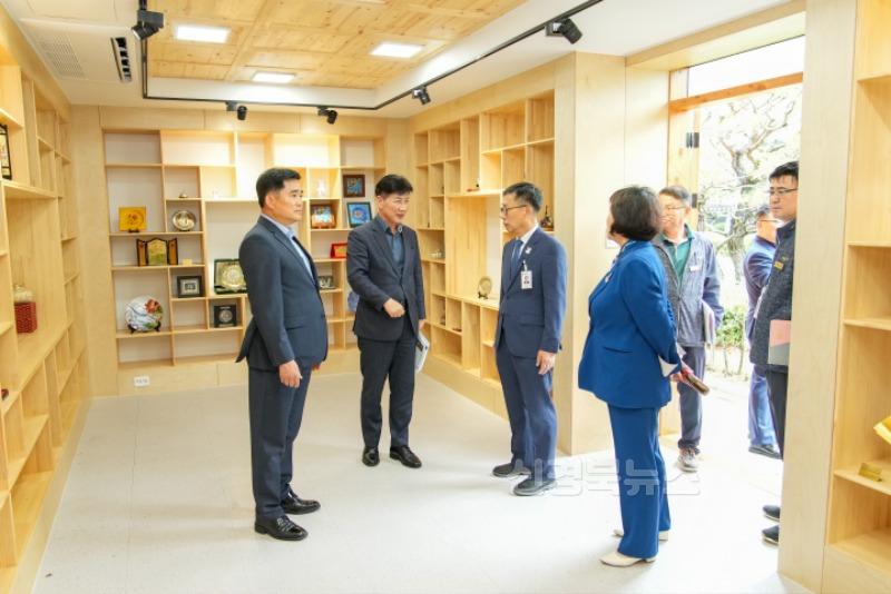 [리사이즈]행정복지위원회 행정사무감사 중 현장방문(국제문화교류관) 2.jpg