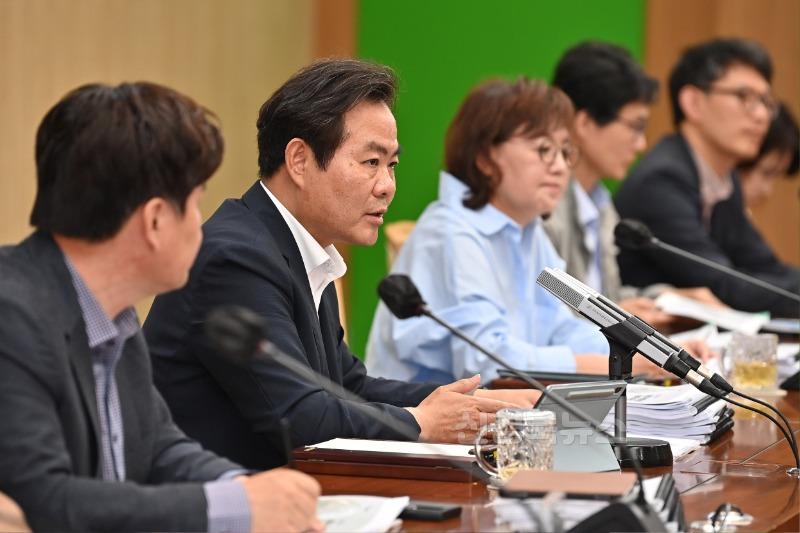 4._새_정부_대응_국정과제_보고회_및_제1차_경상북도_청백리_회의1_(3).jpg