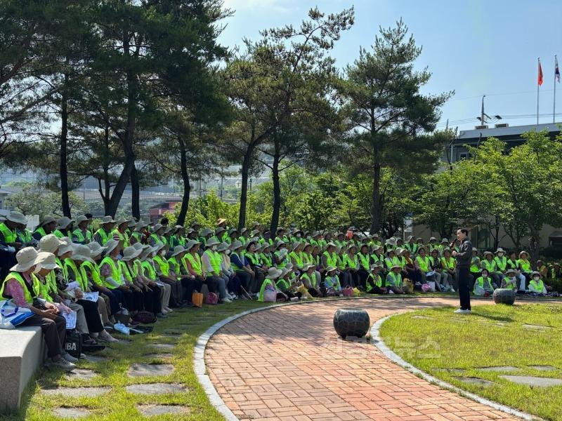 06.18-3 보도자료(성산면 노인일자리 안전교육 실시)(3).jpg