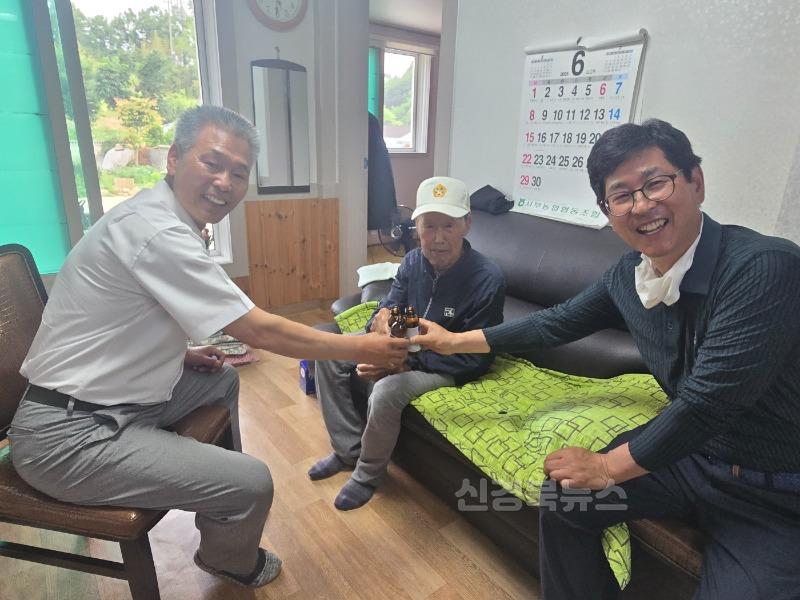 성주군사진(성주군 금수강산면  호국보훈의 달 맞아 6.25 참전유공자 위문)2.jpg