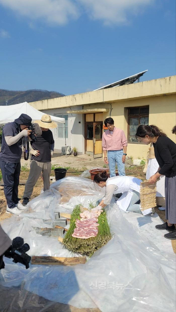 [크기변환]0619 KBS 한국인의 밥상  산불피해 입은 안동 금소마을 찾아 (2).jpg