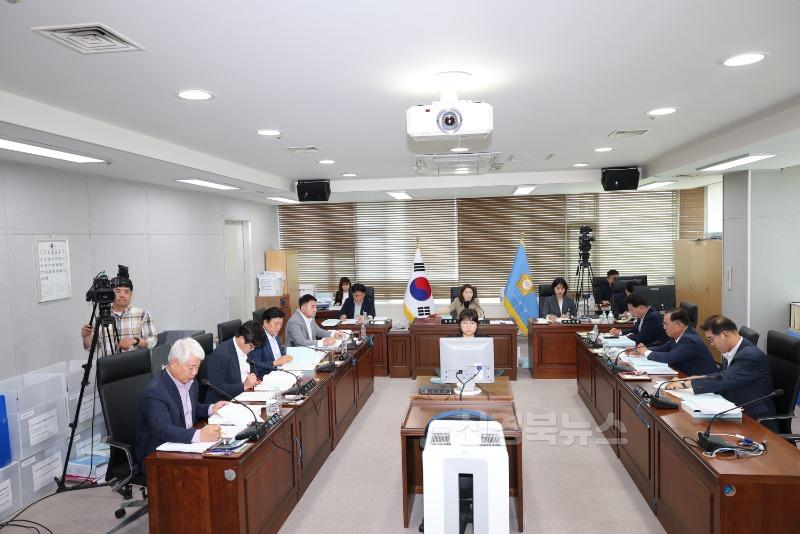 0618_행감사진(경제산업위).JPG