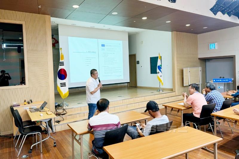 250620보도자료(청송군, 2025년 산림바이오매스 수집단 직무 및 안전교육 실시) (2).jpg