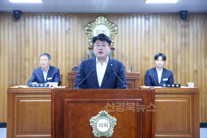 [크기변환]20250620 104522 제293회 영주시의회 제1차 정례회 제3차 본회의 폐회.jpg
