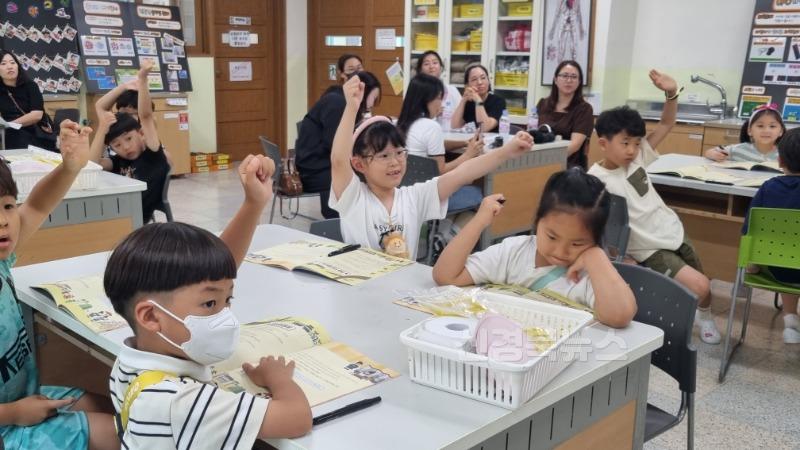 석적초등학교_석적초-늘봄학교 학부모 참관수업 (3).jpg