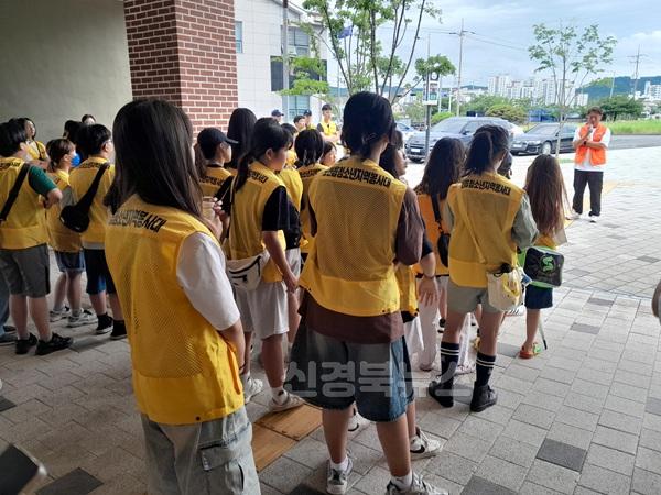[문덕초]오천읍청소년지역봉사대와 함께하는 나누미봉사단 6월활동 실시 (2).jpg