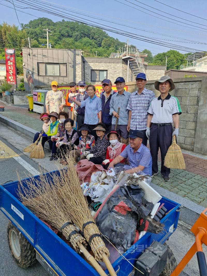 4. 청도읍) 청도읍, 주민 손길로 피어난 깨끗한 마을2.jpg